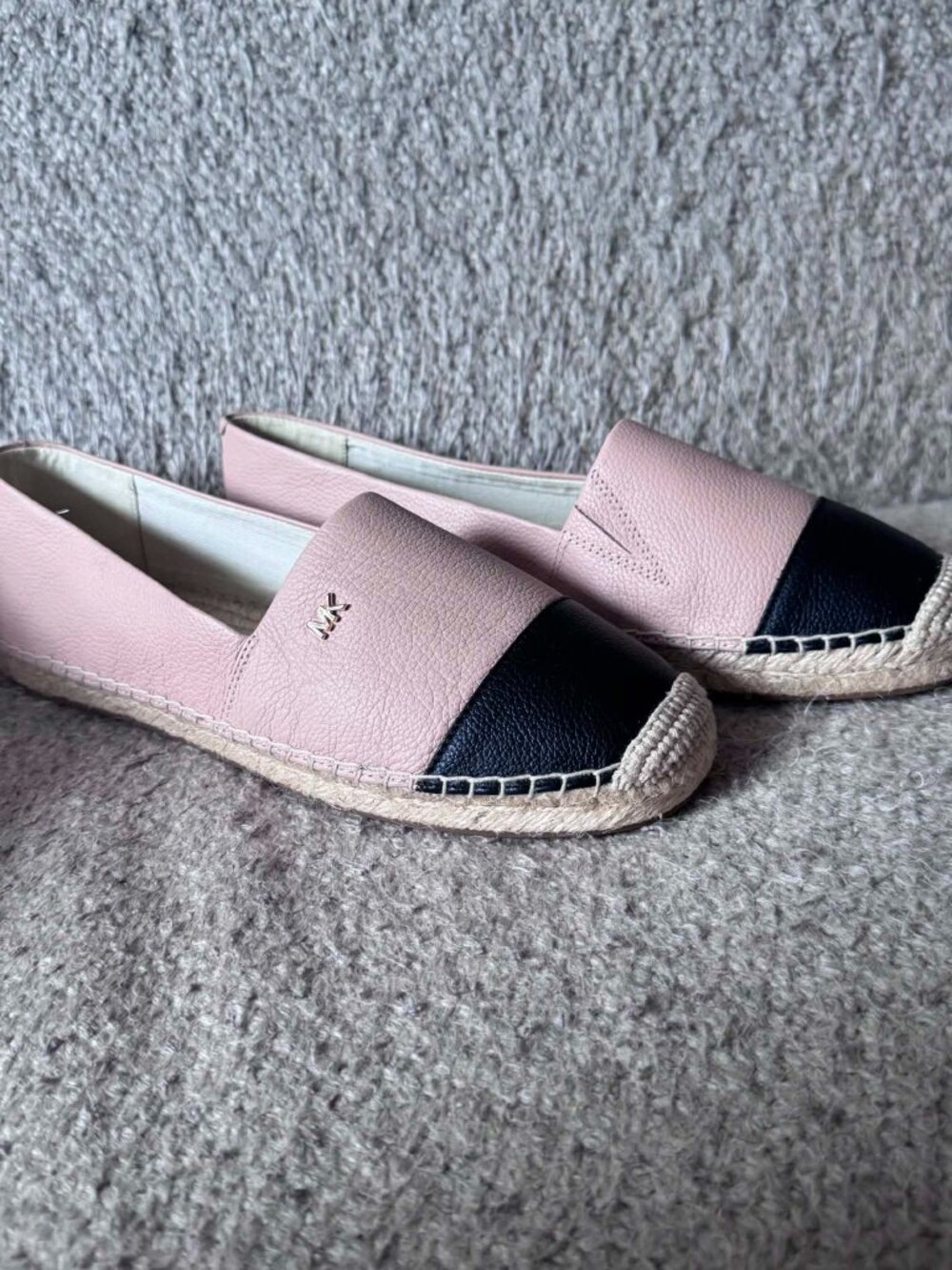 Michael Kors Tan & Black Espadrille Flats Size 8 - Picture 5 of 5